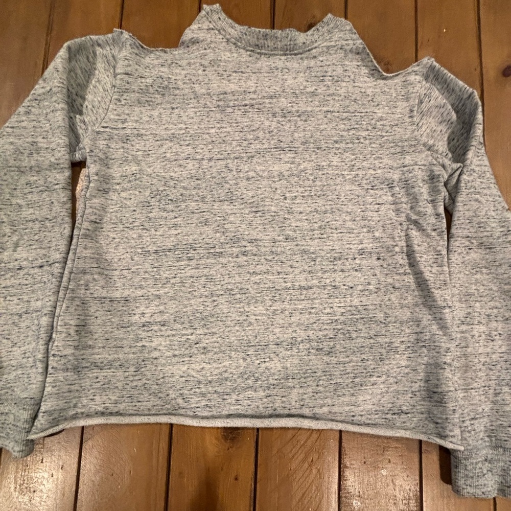 Justice pullover👚 - Picture 2 of 3